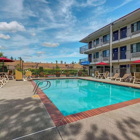 Motel 6-Kirkland, Wa - North Kirkland Bagian luar foto