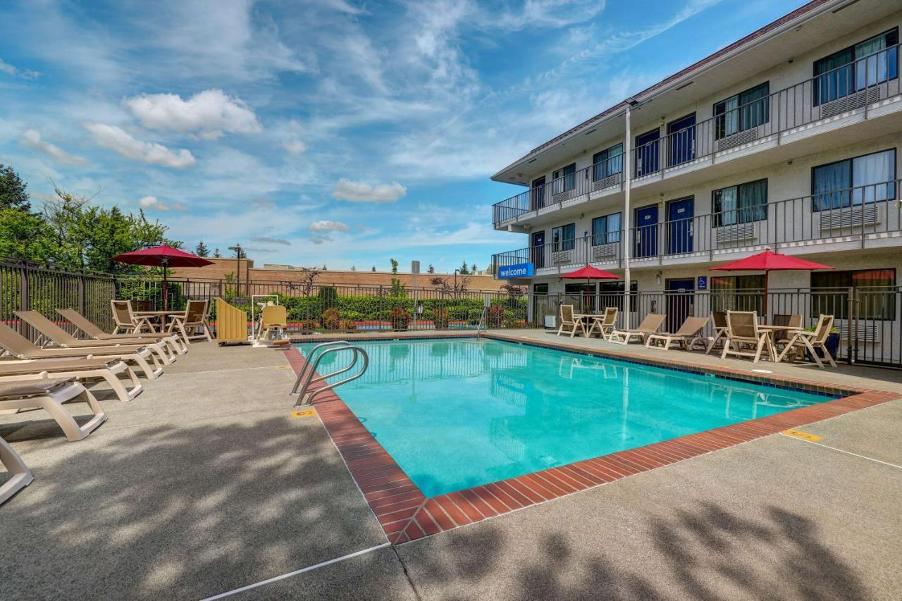 Motel 6-Kirkland, Wa - North Kirkland Bagian luar foto