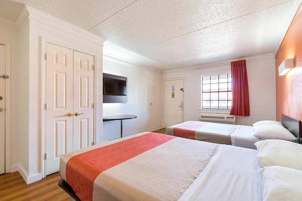 Motel 6-Kirkland, Wa - North Kirkland Bagian luar foto