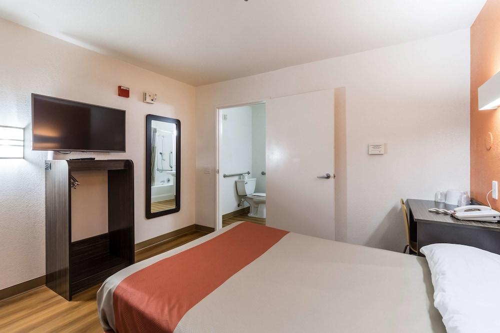 Motel 6-Kirkland, Wa - North Kirkland Bagian luar foto