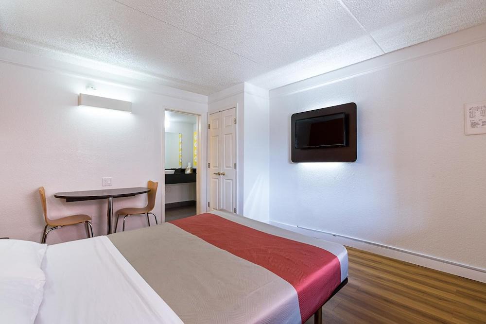Motel 6-Kirkland, Wa - North Kirkland Bagian luar foto