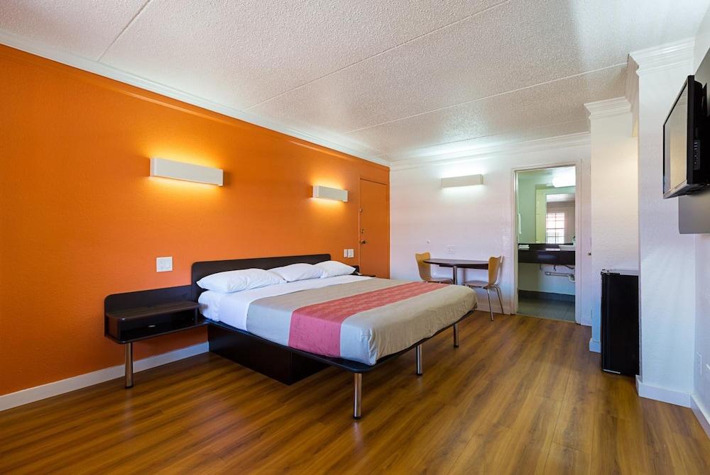 Motel 6-Kirkland, Wa - North Kirkland Bagian luar foto