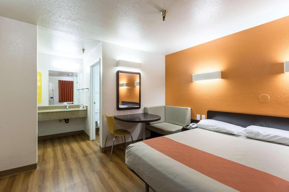 Motel 6-Kirkland, Wa - North Kirkland Bagian luar foto
