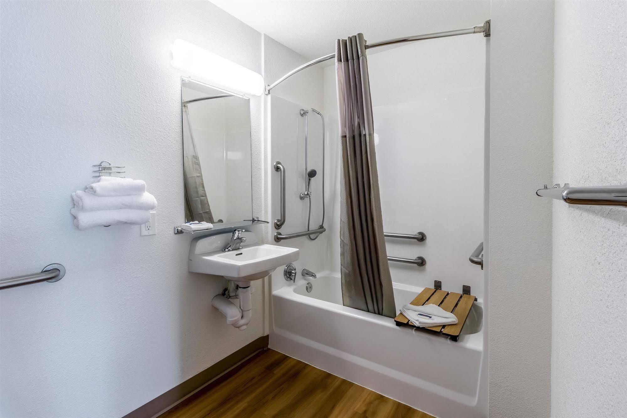 Motel 6-Kirkland, Wa - North Kirkland Bagian luar foto